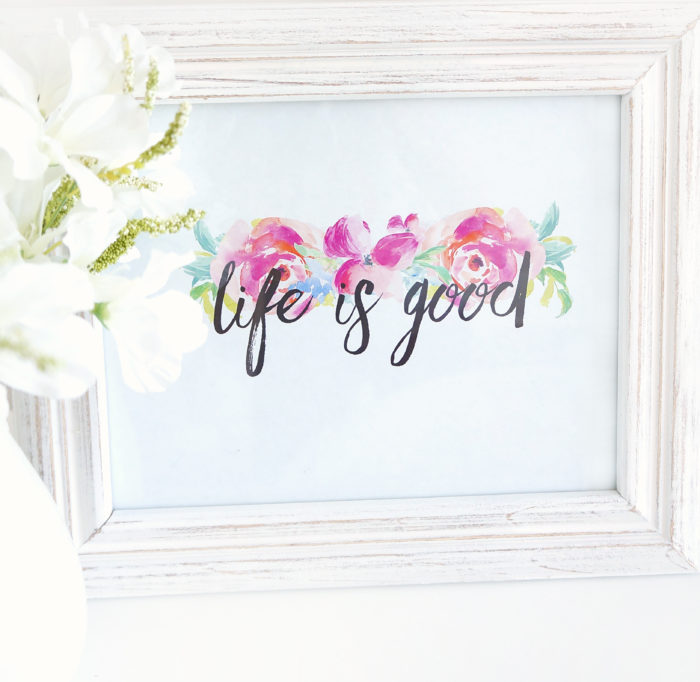 This free printable is a good reminder to count your blessings because at the end of the day....life is good!
