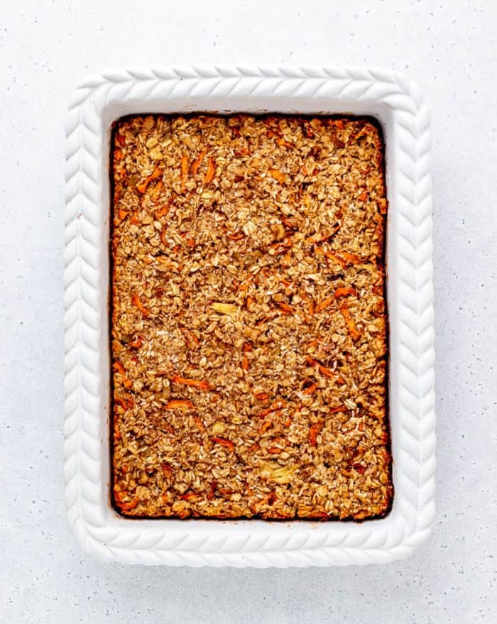 The baked carrot cake oatmeal ready to serve.